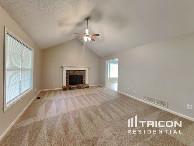 Photo - 1601 Larkwood Dr