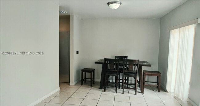 Photo - 113 NE 12th Ave