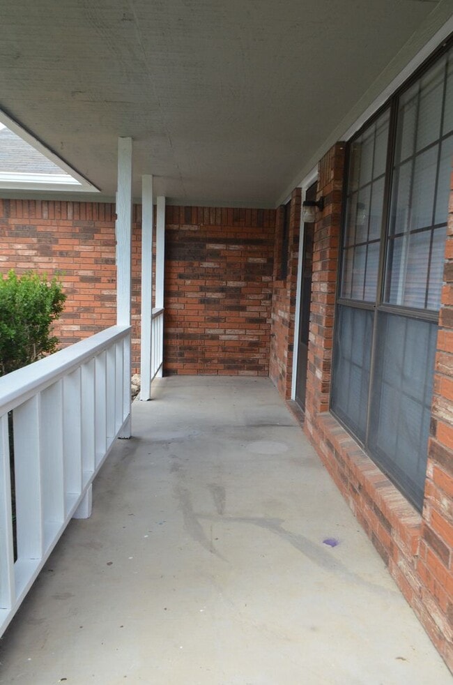104 Spur Dr