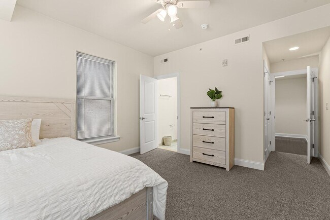 Photo - 1802 N 16th St Unidad A