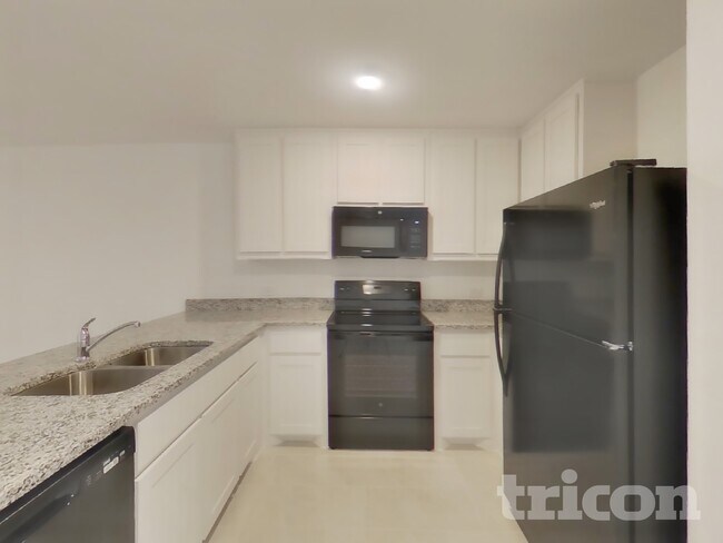 Photo - 140 Cornstalk Ln