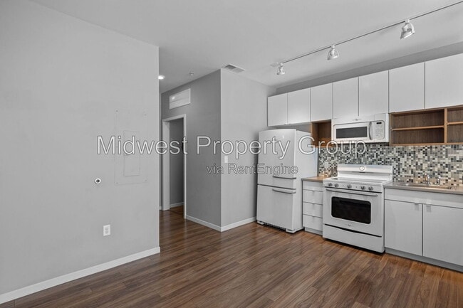 Photo - 4100 Lindell Blvd Unit 201
