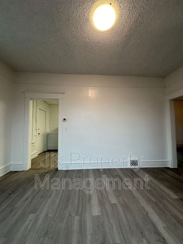 604 2nd Ave S