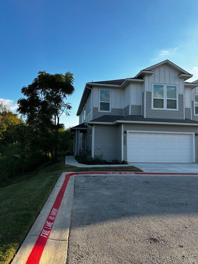 Photo - For Lease – Modern 2023 Condo Backing to Greenbelt | Creekside at Pioneer Crossing West