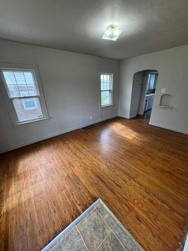 Photo - 3312 Felician St