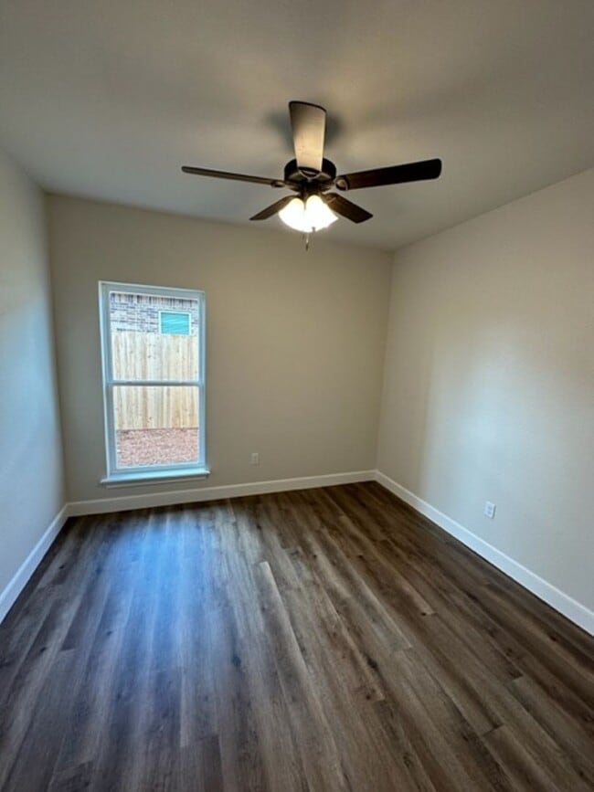 Photo - 7111 Tin Cup