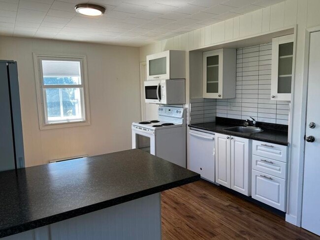 Building Photo - 110 Esplanade Ave Unit 302