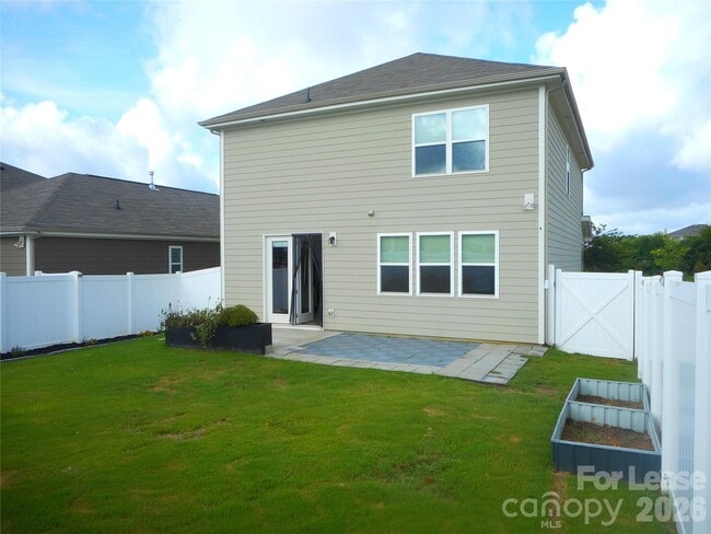 Photo - 3058 Eastcott Ave