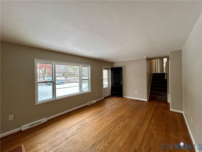 Photo - 2000 Milbank Rd