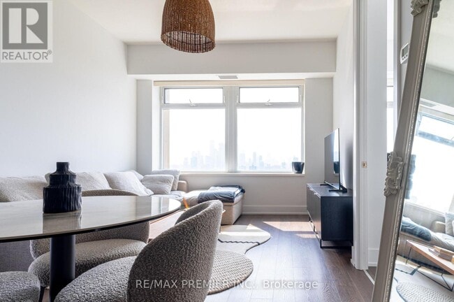111 St Clair Ave W Unit 1218