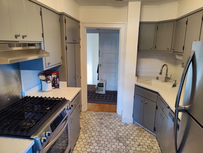 Photo - 2245 N Lake Dr Unidad Upper