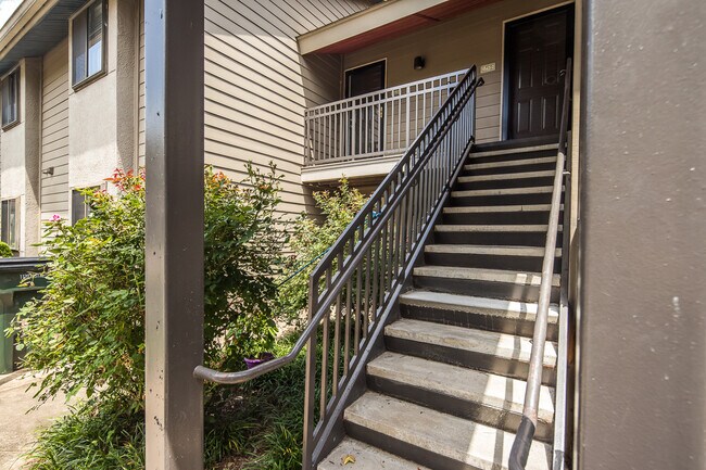 Photo - 1843 Fernspring Cove