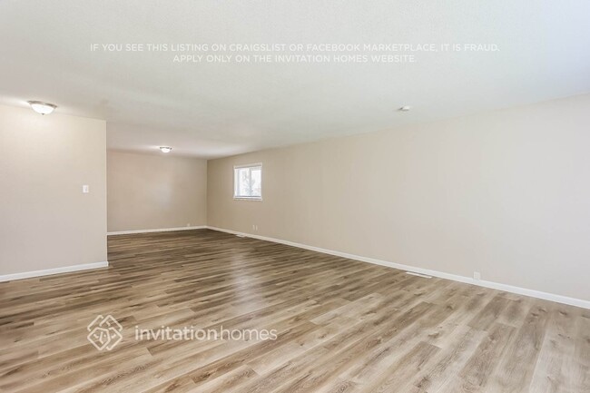 Photo - 820 Essex Dr