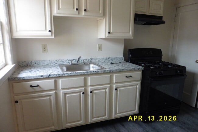 Photo - 2615 Waldo St