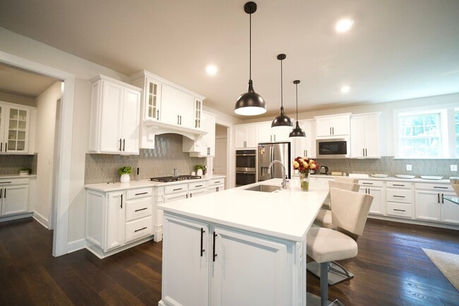 Photo - 7687 Cross Creek Dr
