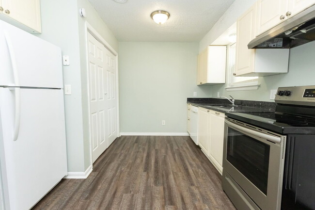 Photo - 411 Booth Rd