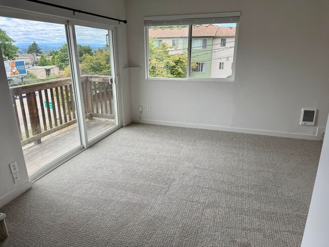 Photo - Stunning Custom Duplex-TH w/view deck Unit 4242