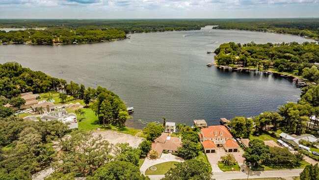 Photo - 18129 Crawley Rd