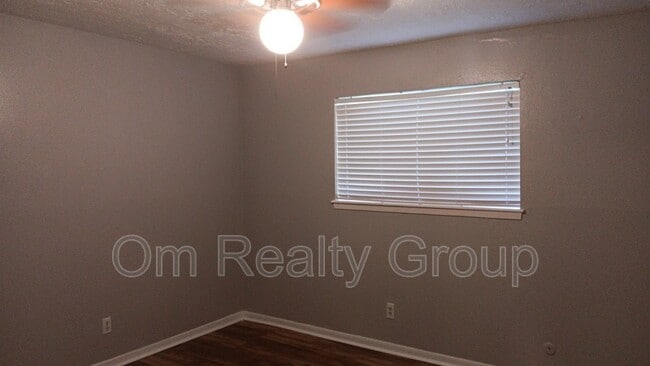 Building Photo - 7107 Briarfield Dr Rental