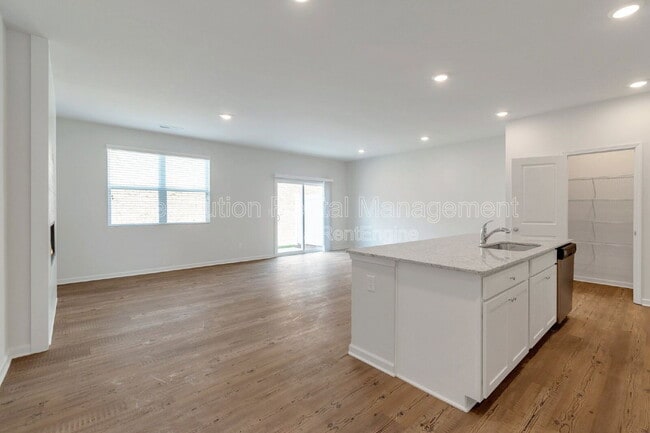 Photo - 101 Tumbling Waters Trl