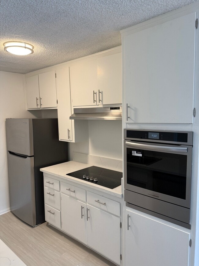 Photo - 310 S Sherbourne Dr Unit 108