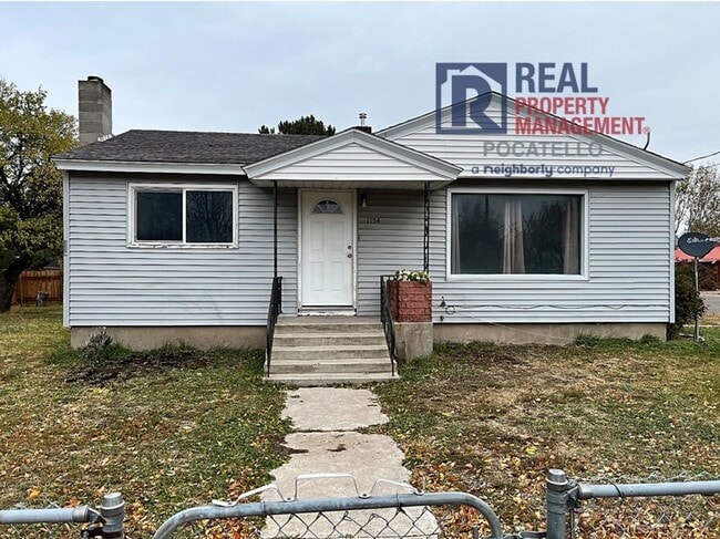 Building Photo - 4 bedroom 2 bath - 1 Car Detached Garage - Small dog negotiable