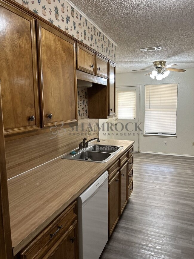 Photo - 1416 Chapel Ridge Rd