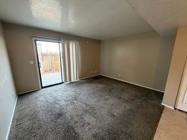Photo - 460 E Elm St