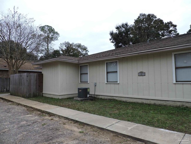 Building Photo - 130 E 9 Mile Rd Rental