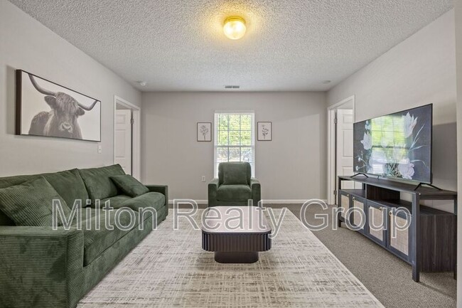 Building Photo - 74 Fantasy Ln Unit D