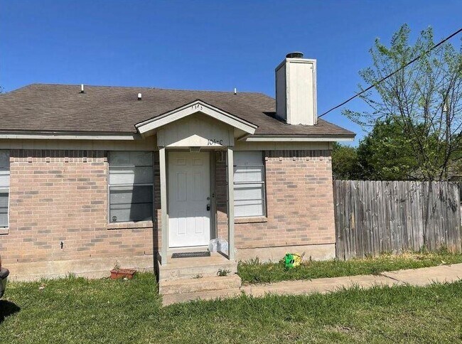 Photo - 104 Jim Cage Ln Townhome