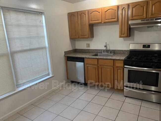 Photo - 2841 Taft St