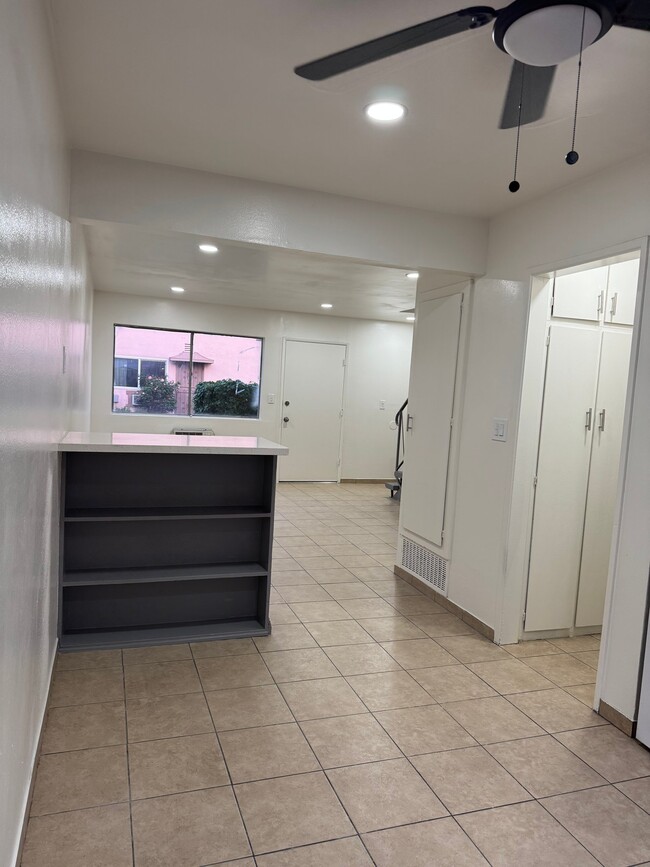 Photo - 4575 Canoga St