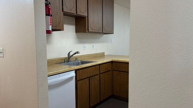 Photo - Spacious 3 bed/2 bath condo in Desirable Valley Crest