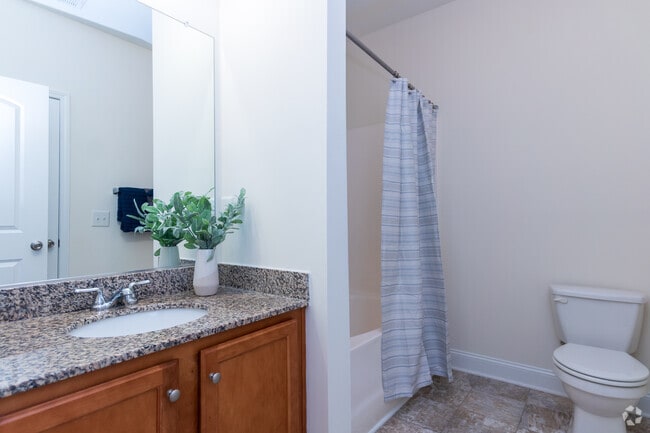 Summer - 2BR,2BA