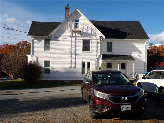 Building Photo - 84 College Ave Unit A