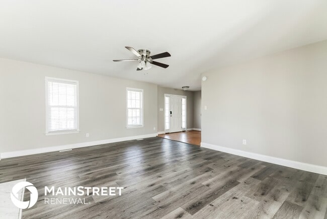 Photo - 18 Barrette Ln