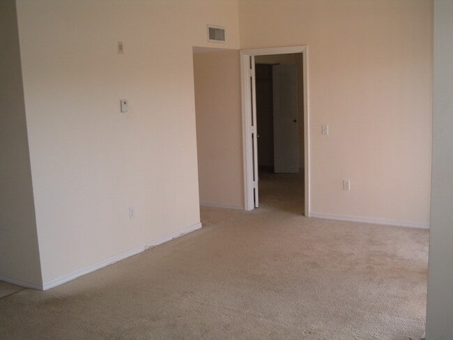 Photo - EMERALD ISLE AT LAGUNA LAKES CONDO
