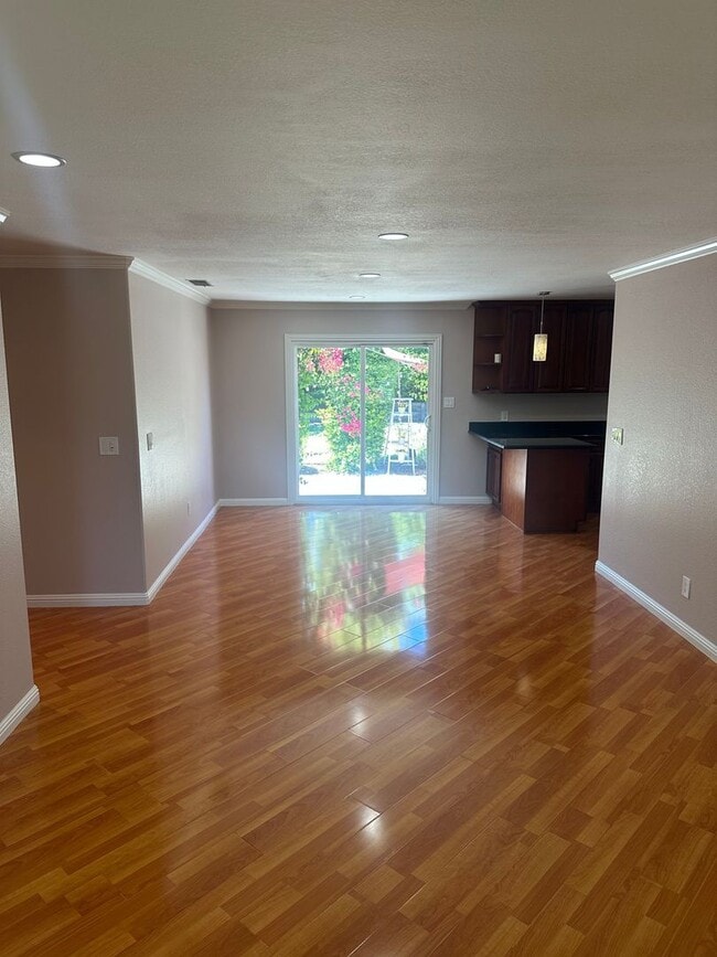Photo - 2615 Camloop Dr