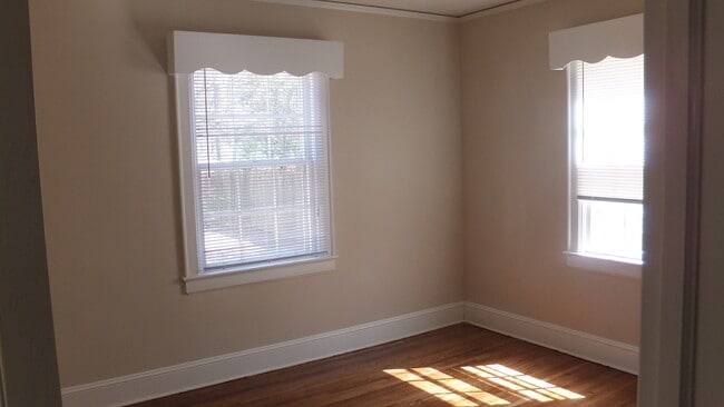 Photo - Two bedroom in great location