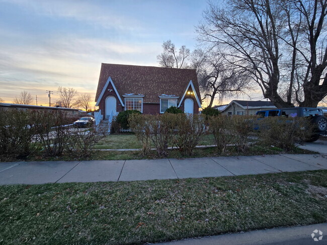 Building Photo - 1667 N 200 W Rental