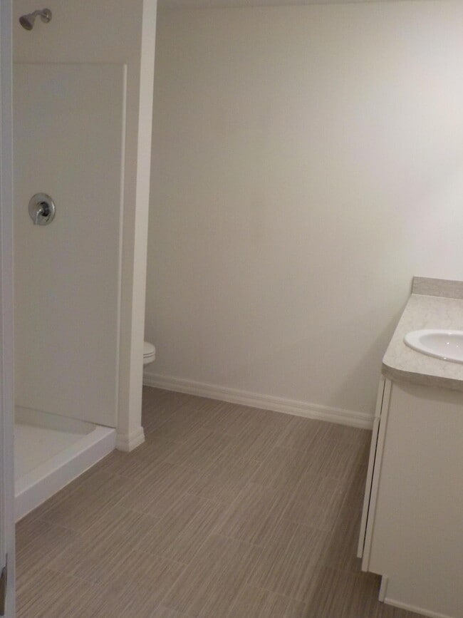 Photo - 1055 Duxbury Rd SE