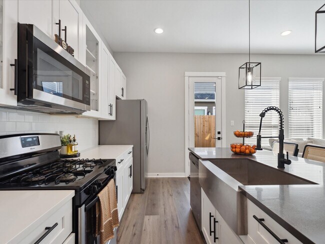 Photo - 8411 Berry Brush Ln