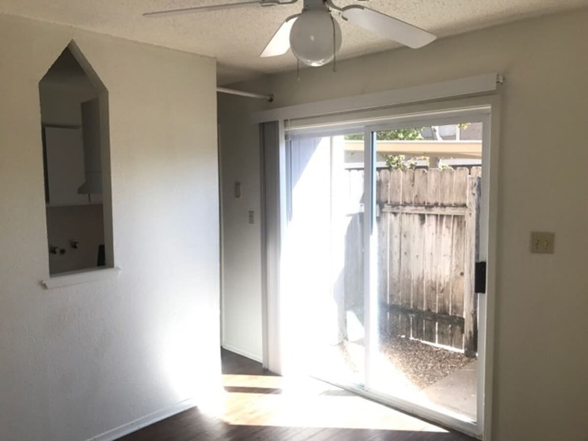 College Station - 2 bedrooms / 1.5 Bath - Fourplex for rent. Great location for students!! - College Station - 2 bedrooms / 1.5 Bath - Fourplex for rent. Great location for students!!