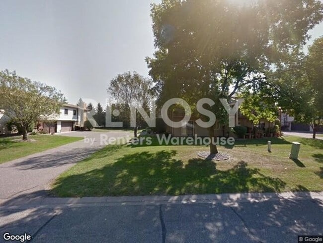 2323 Amberwood Dr
