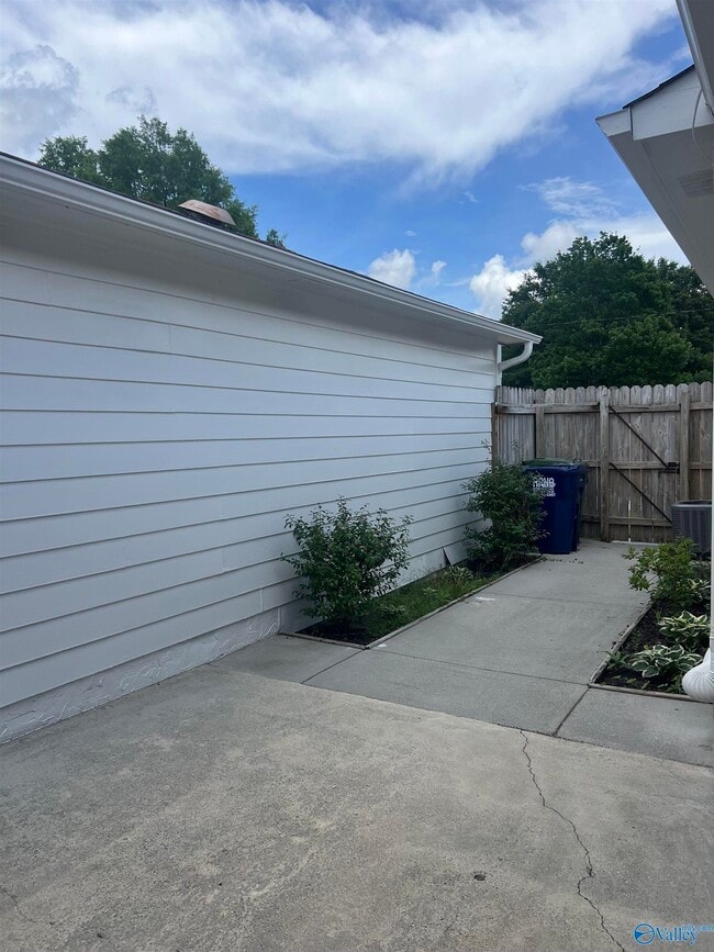 Photo - 6864 Steeplechase Dr NW