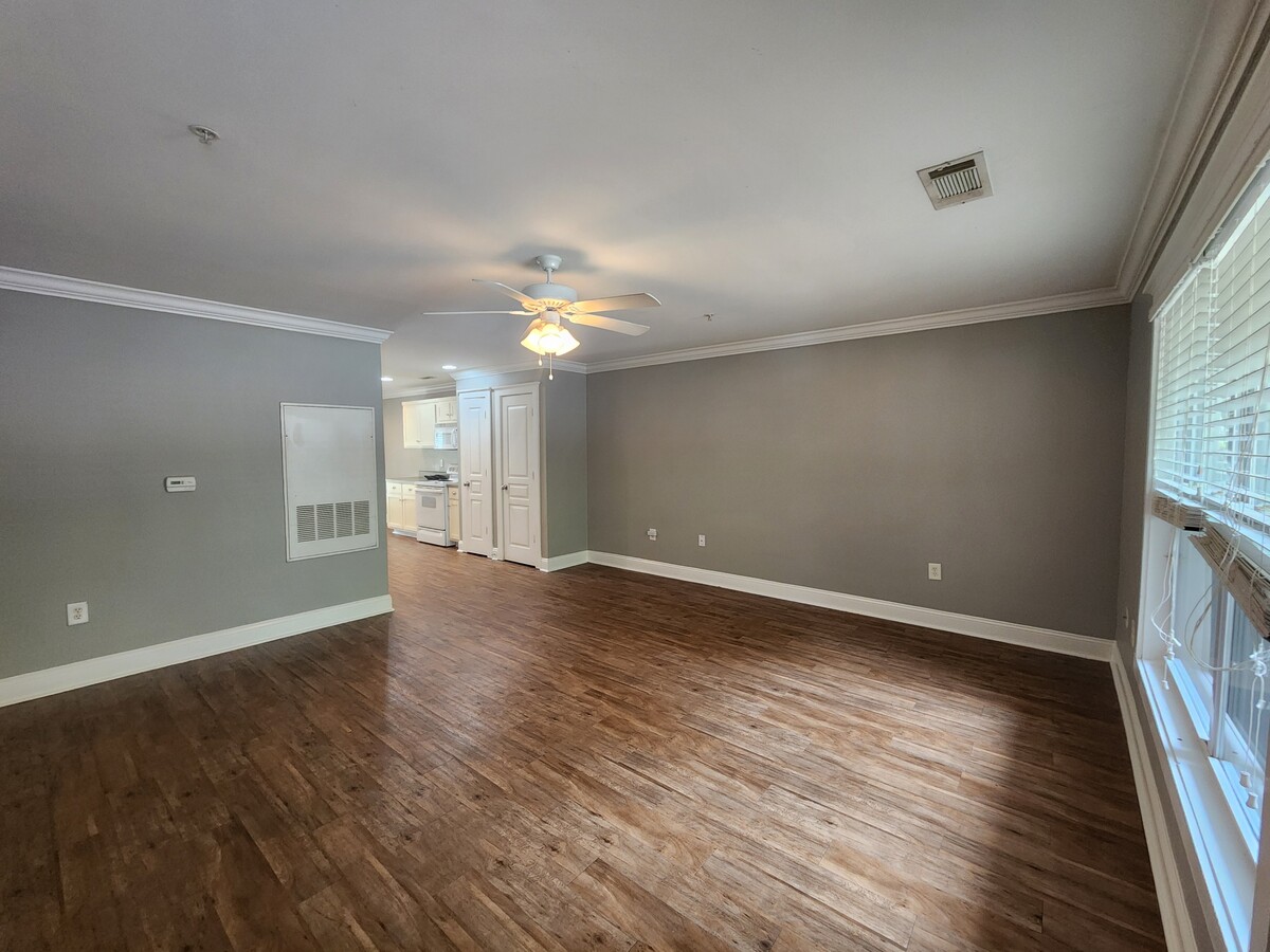 Photo - 490 S Barnett Shoals Rd Townhome