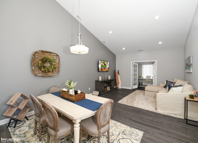 Photo - 45626 Stadler St