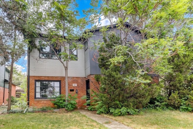 Photo - Smashing CU Campus 3bed/2bath/Top Floor Unit