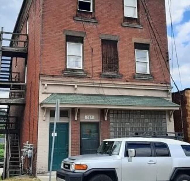Building Photo - 327 Brinton Ave